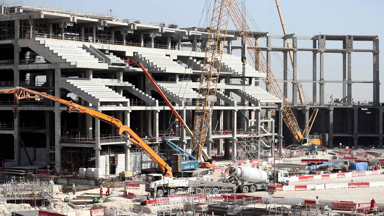 WM 2022: Bauarbeiter stürzt in Tod