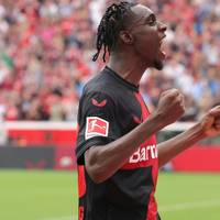 Jeremie Frimpong hat große Ziele mit Bayer Leverkusen. Seine Zukunft ist aber weiter offen.