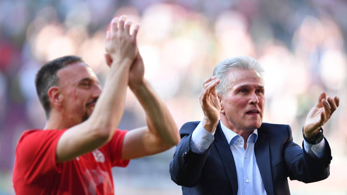 Der FC Bayern bejubelt in Augsburg seinen 28. Meistertitel. Doch die schnellste Meisterschaft der Klubgeschichte haben die Münchner verpasst