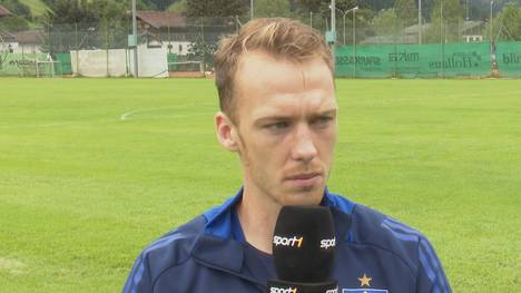 Sebastian Schonlau spricht im SPORT1 Interview über die kommende Saison mit dem HSV. Der Kapitän zieht ein Vorbereitungs-Resümee und schwärmt von Neuzugang Davie Selke.