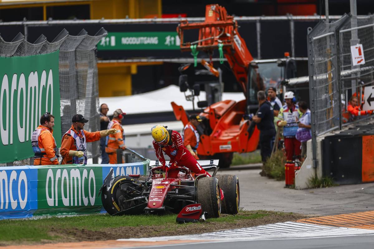 Oscar Piastri hat den Großen Preis der Niederlande gewonnen. Der Führende der Gesamtwertung profitiert auch vom Ausfall seines ärgsten Verfolgers Lando Norris. Die Ferrari-Piloten Lewis Hamilton und Charles Leclerc erleben hingegen ein Fiasko.