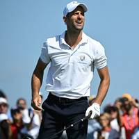 Novak Djokovic ist nicht nur im Tennis erfolgreich. In der Nähe von Rom gewinnt der US-Open-Sieger ein Prominenten-Event im Golf.