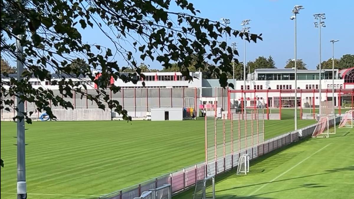 Jerome Boateng steht kurz vor einer Unterschrift beim FC Bayern München - Der 35-Jährige trainiert heute erstmals mit, allerdings machten die Bayern den Vorhang zu.