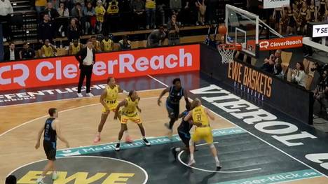 Die BBL-Highlights der Partie EWE Baskets Oldenburg - Science City Jena im Video. 