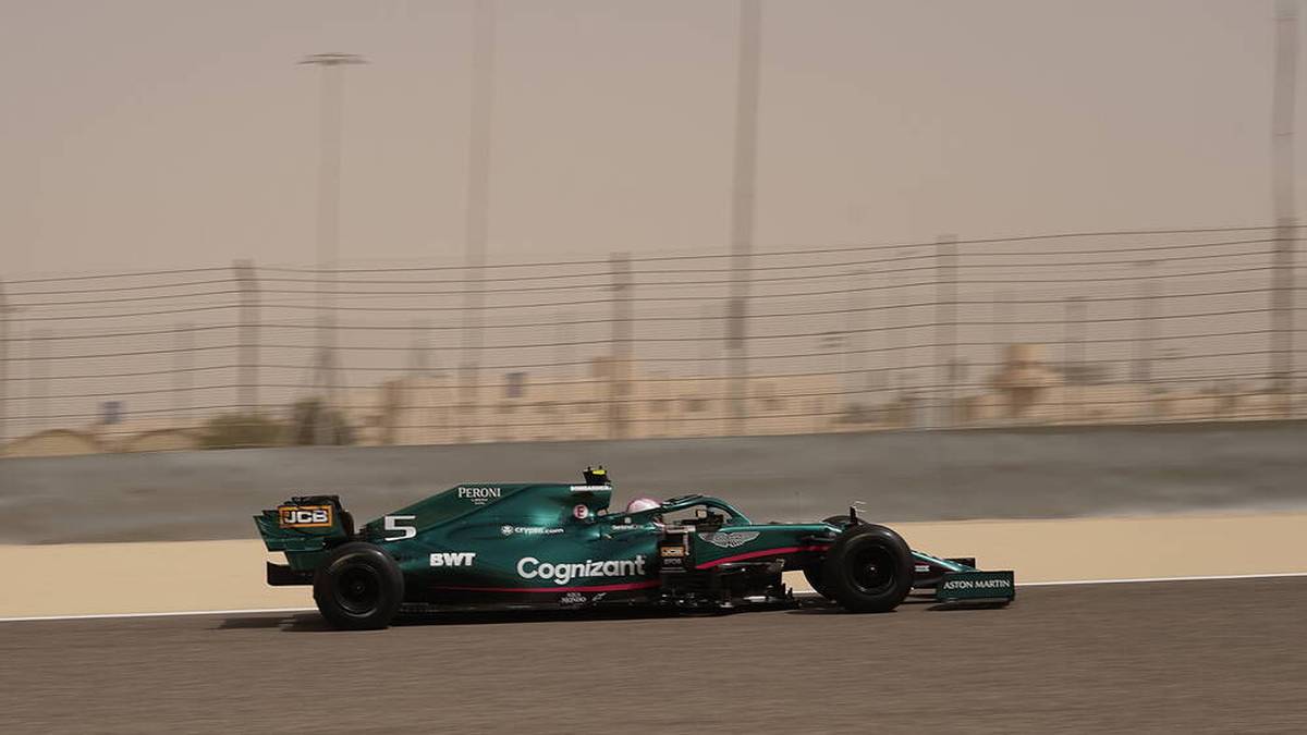 Sebastian Vettel beim zweiten Tag der Testfahrten in Bahrain