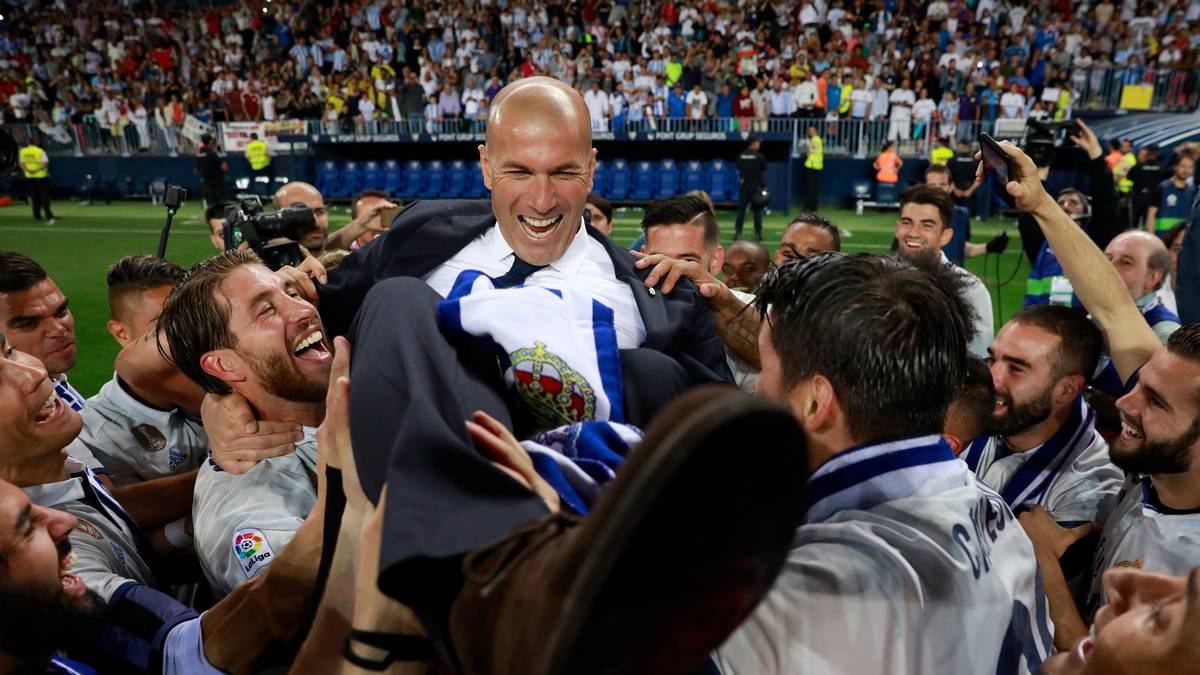PLATZ 5: Real Madrid (2014 - 2017) - Drei Champions-League-Titel in den letzten vier Jahren, darunter die historische Titelverteidigung in der nun abgelaufenen Saison, sprechen Bände. Trainer-Novize Zinedine Zidane hat in Windeseile eines der besten Teams der Geschichte erschaffen - auch dank guter Vorarbeit erfahrener Übungsleiter wie Carlo Ancelotti oder Jose Mourinho