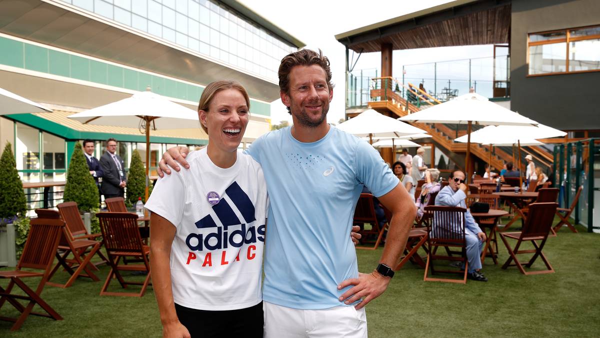 Vor den WTA Championships - bei denen sie bereits in der Vorrunde scheitert - gibt Kerber überraschend die Trennung von Trainer Fissette bekannt. Nachfolger wird der frühere Australian-Open-Finalist Rainer Schüttler