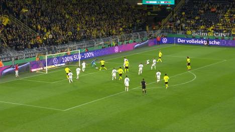 Thorgan Hazard erlöst den BVB nach langem Warten und erzielt das 1:0 gegen den FC Ingolstadt. Das Tor stößt die Tür in Richtung Achtelfinale weit auf.
