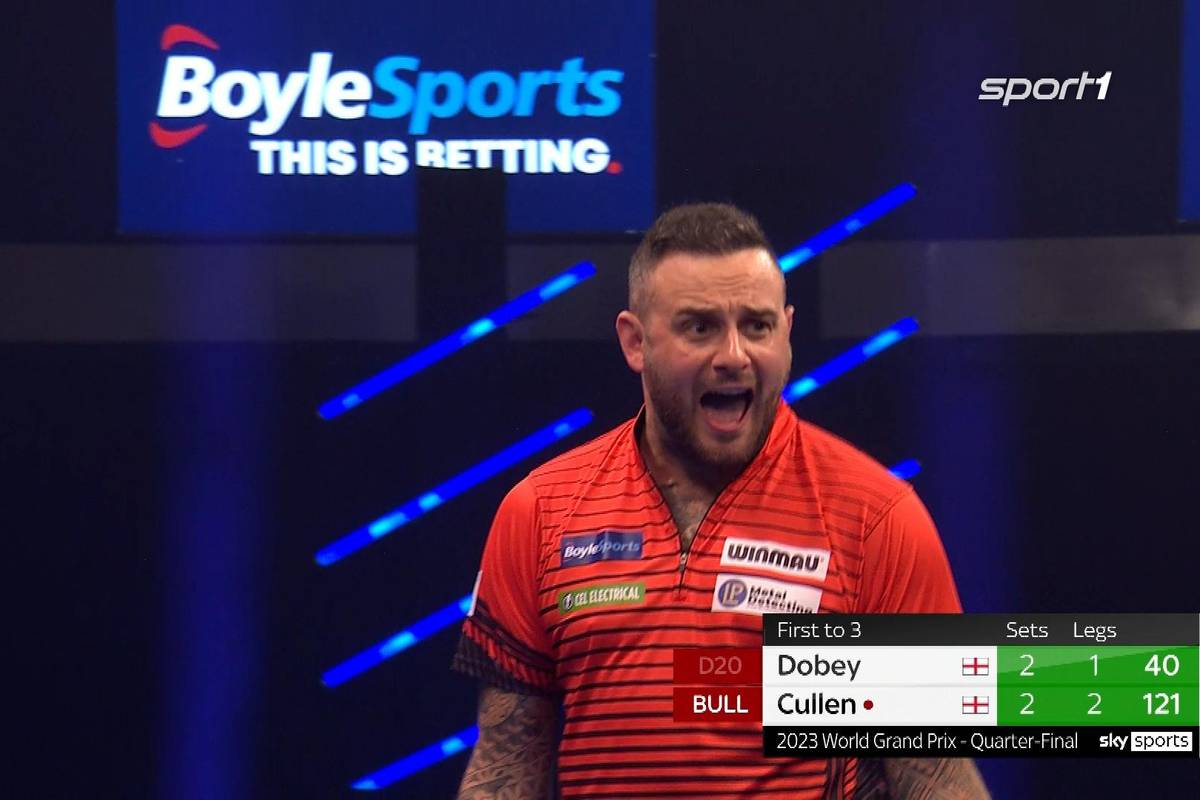 Im Duell der beiden Engländer setzt sich im letzten Satz Joe Cullen gegen Chris Dobey durch und zieht somit ins Halbfinale des Darts World Grand Prix ein. 