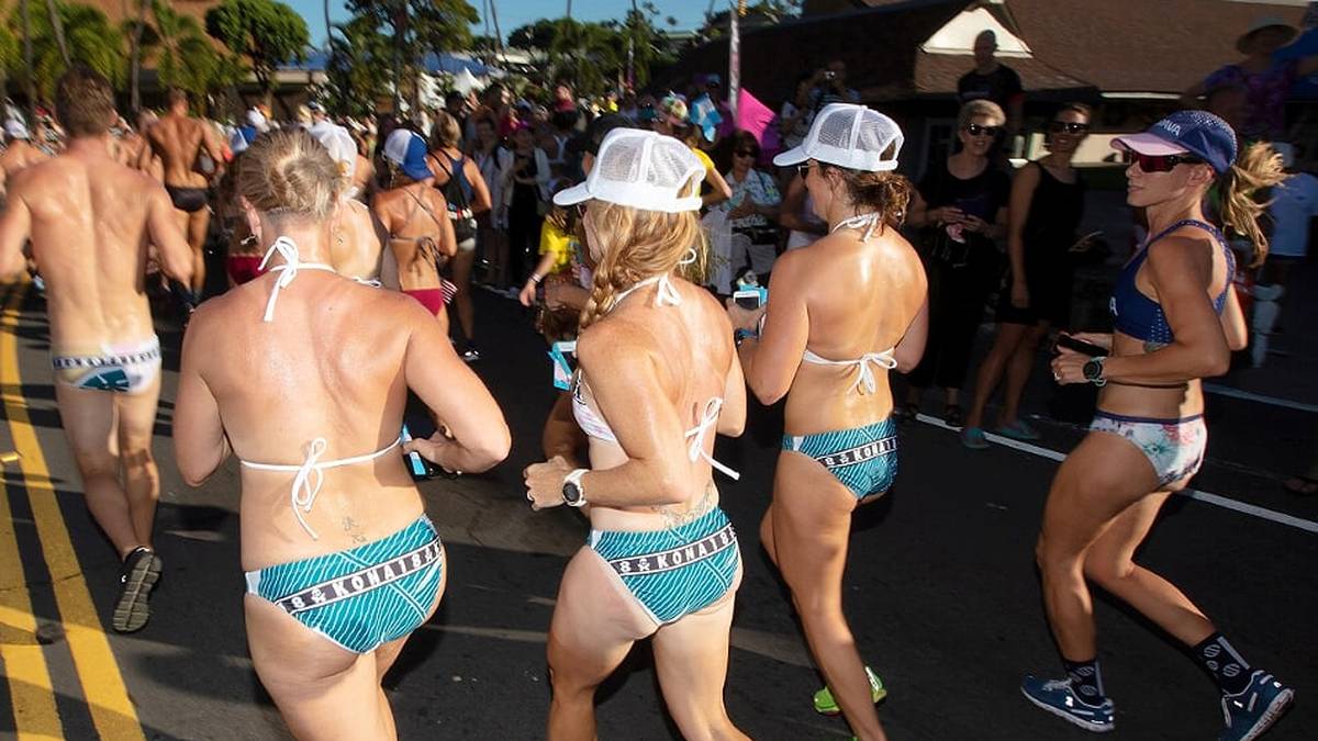 Hier haben sich ein paar Frauen gleich die Mühe eines Gruppen-Outfits gemacht