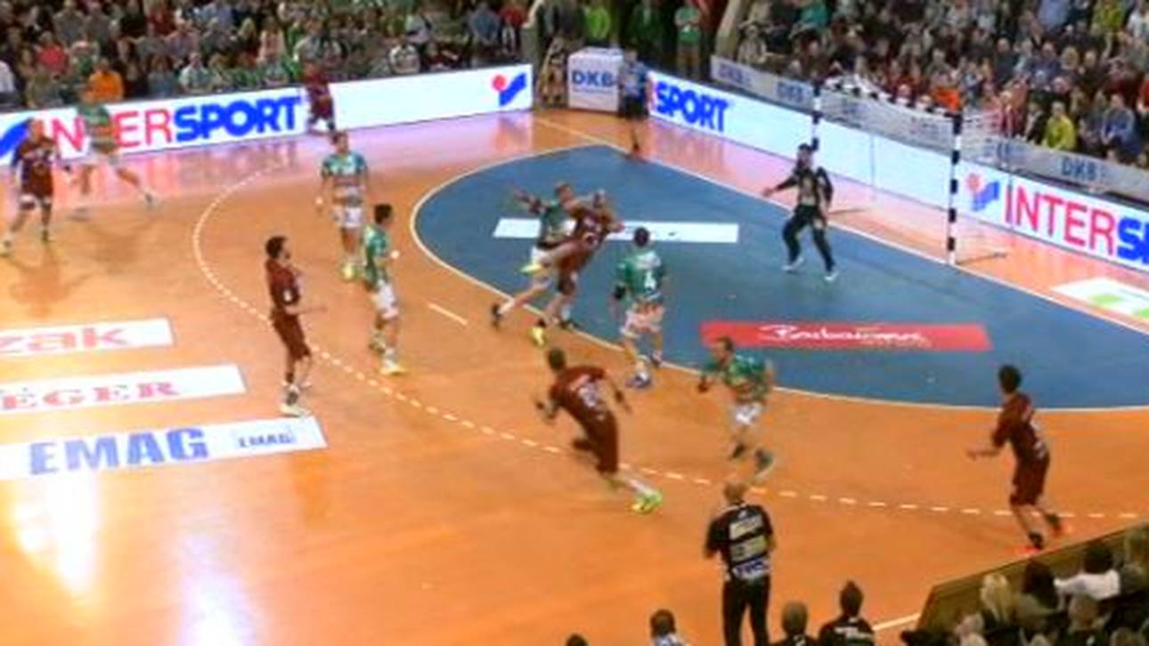 Füchse bleiben an Spitzentrio dran