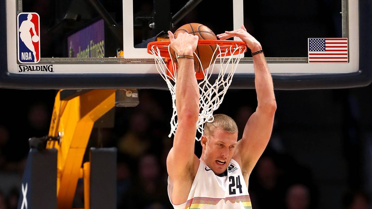 MASON PLUMLEE: Vor allem an der Seite von Jokic sorgte der Center für ordentlich Betrieb in der Offense. Defensiv definiert sich Plumlee vor allem durch seine gute Reboundarbeit. Mit Neuzugang Grant an seiner Seite könnte Plumlee auch ab und an in die klassische Center-Rolle schlüpfen und Jokic eine Pause ermöglichen