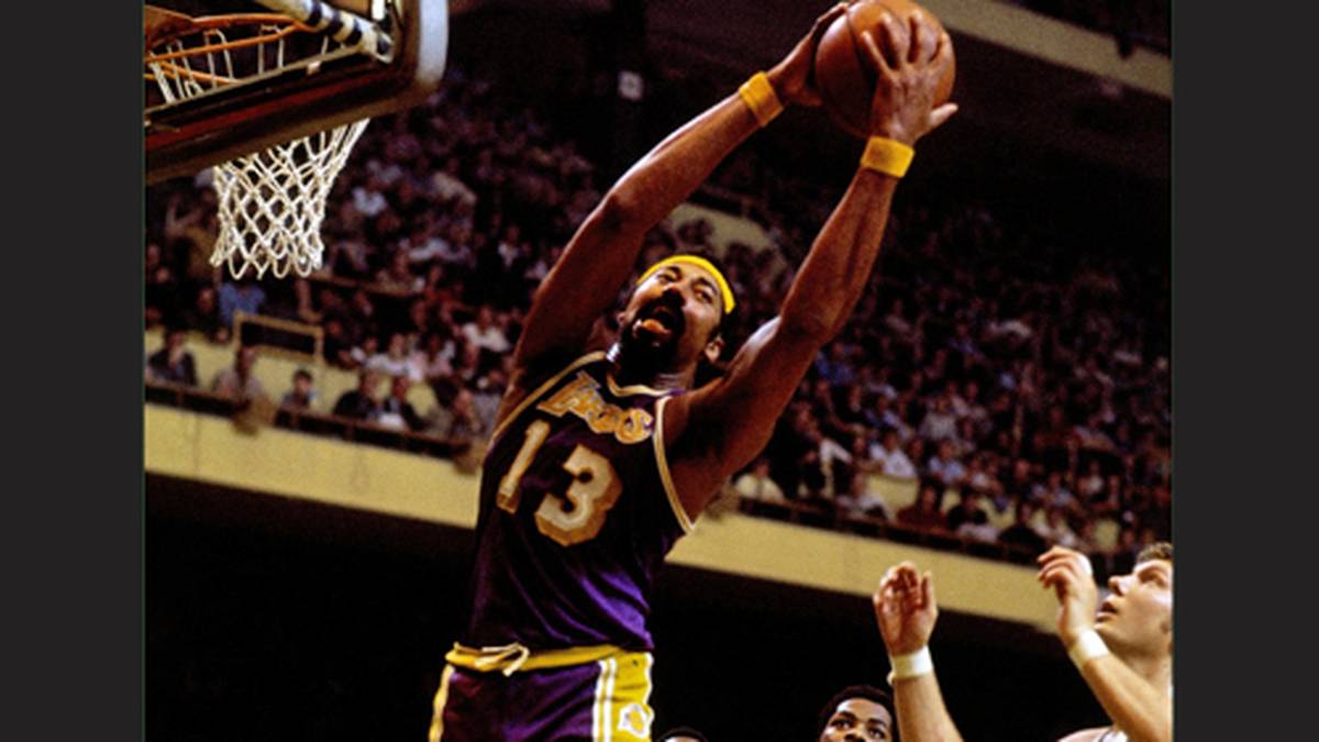 Nach Unstimmigkeiten mit dem Management und einer weiteren Finals Pleite gegen die Celtics, diesmal sogar nach 3:1-Führung, wechselt Chamberlain nach Los Angeles und holt seine Rebounds fortan für die Lakers