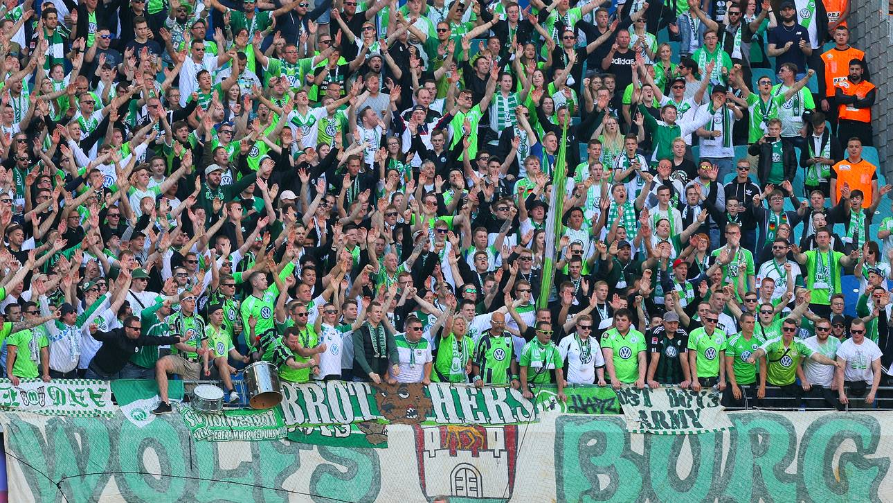 Wölfe-Fans protestieren mit Windeln