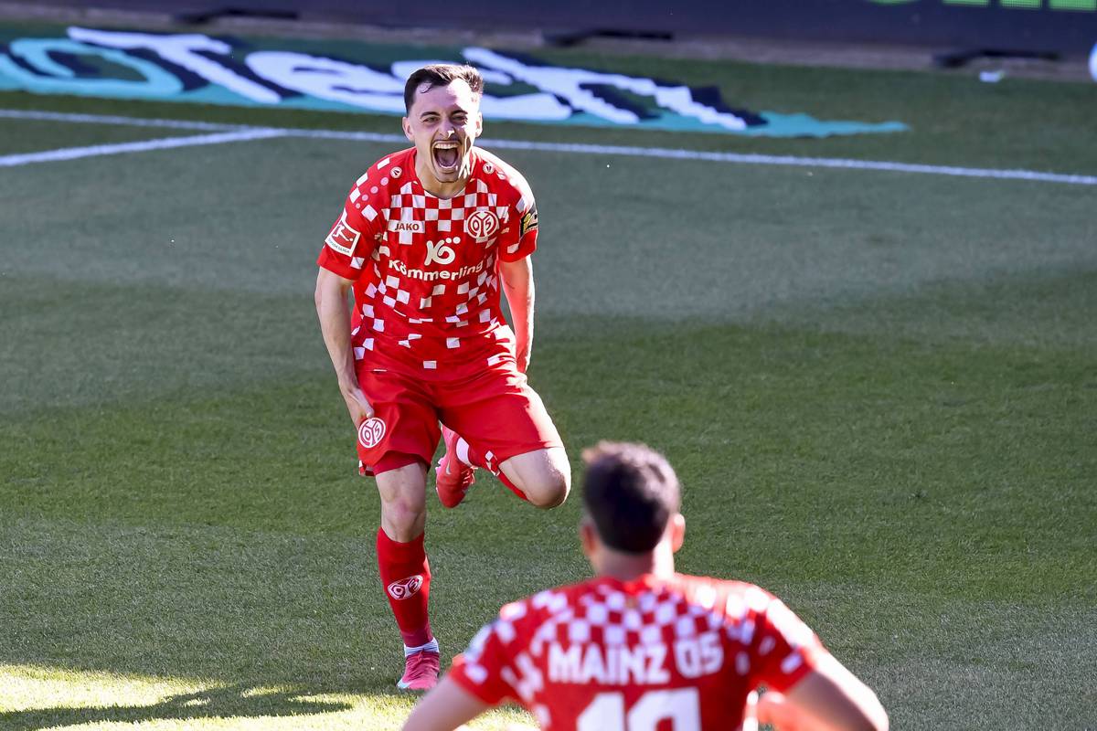 Paul Nebel spielte eine überzeugende Saison im Verein und eine starke U21-EM. Grund genug für seinen Trainer, von einer gigantischen Ablöse zu träumen. 