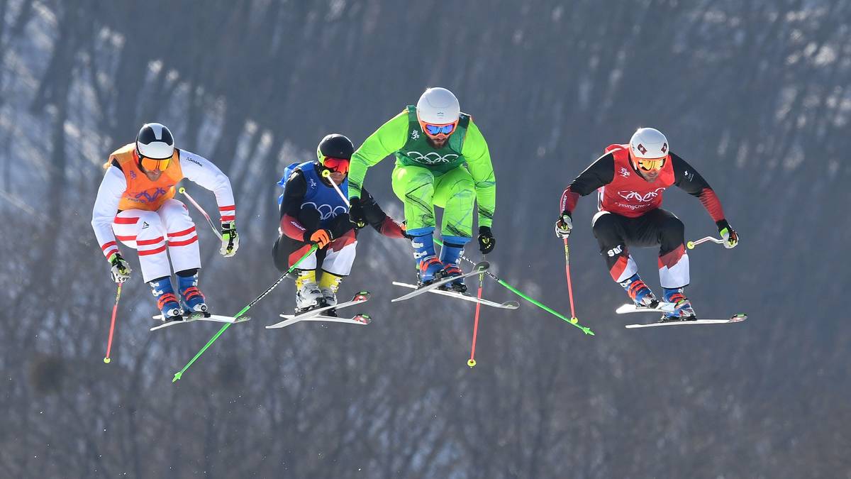 Skicross gehört ebenfalls zu den spektakulärsten Sportarten bei den Olympischen Spielen - aber auch zu den gefährlichsten. Der Kampf um Medaillen bei den Männern fordert wieder einmal mehrere Sturzopfer