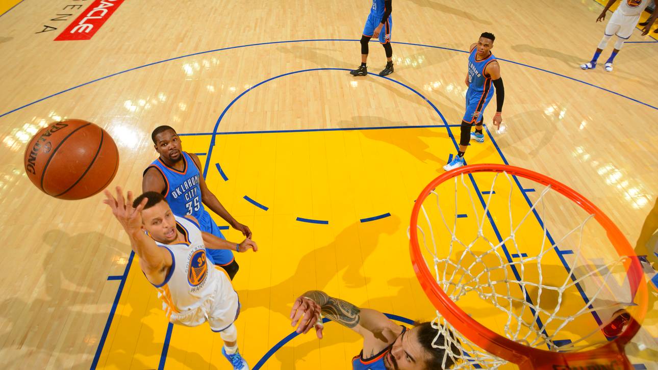 Dank Curry: Warriors vermeiden K.o.