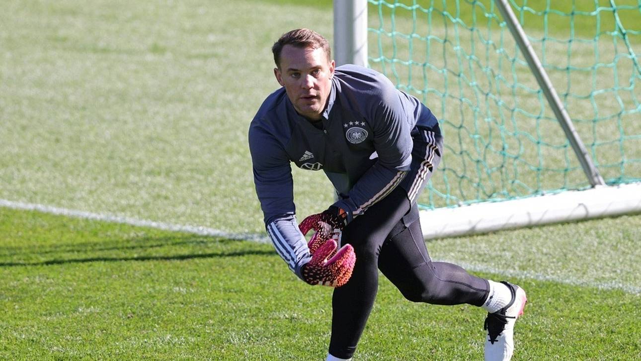 Neuer gegen Dänemark im Tor