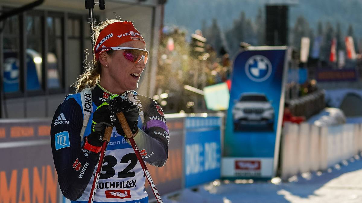 Auf der zweiten Station des Biathlon-Weltcups sorgt Denise Herrmann-Wick für den ersten deutschen Sieg in diesem Winter. Franziska Preuß feiert währenddessen ihre Saison-Premiere .