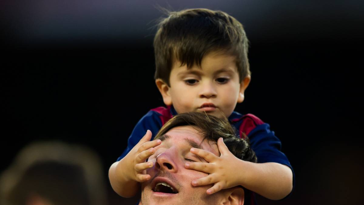 Oder spielt er mit seinem Papa etwa blinde Kuh?