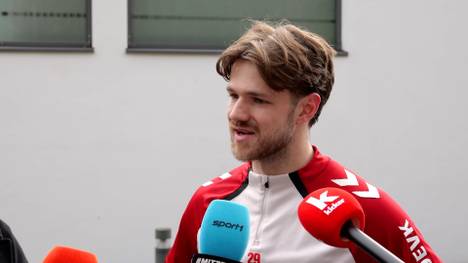 In einer kleinen Presserunde äußert sich Köln-Profi Jan Thielmann zur aktuellen Lage des Effzeh sowie zu seiner momentanen Rolle bei den Geißböcken.