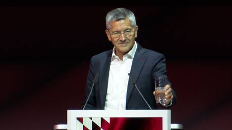 Am Saisonende läuft der Vertrag von Dayot Upamecano aus. Die Bayern wollen unbedingt verlängern, was Herbert Hainer zu einem Appell an den Franzosen veranlasst.