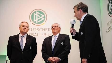 Das Landgericht Frankfurt am Main hat einen Schlussstrich unter das Verfahren gegen die ehemaligen DFB-Präsidenten Wolfgang Niersbach und Theo Zwanziger sowie den langjährigen DFB-Generalsekretär Horst R. Schmidt gezogen. 