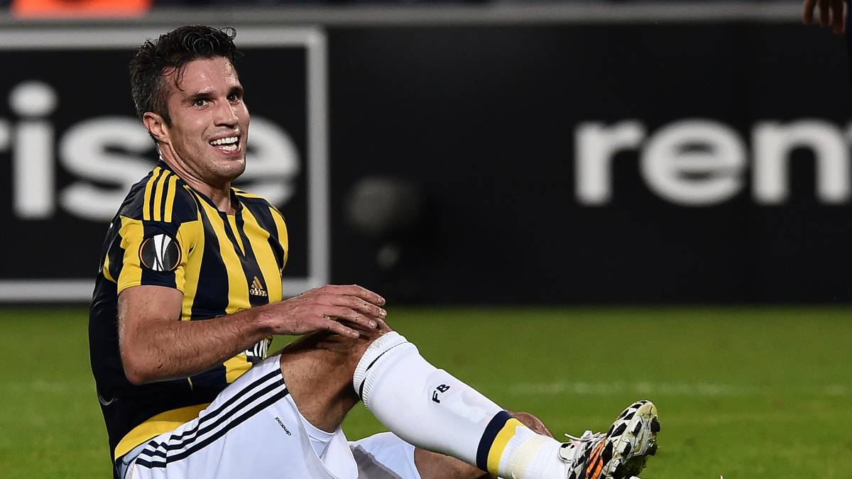 ROBIN VAN PERSIE (Fenerbahce): Kehrt der Niederländer zurück in die Premier League? Der Angreifer könnte beim FC Chelsea die Lücke schließen, die durch die Verletzung von Falcao entstanden ist und als Backup für Diego Costa fungieren. SPORT1-Prognose: Ein Wechsel des 32-Jährigen ist durchaus vorstellbar, zumal mit Guus Hiddink in der Position des Teammanagers ein Landsmann an der Seitenlinie steht, der ihn bestens kennt