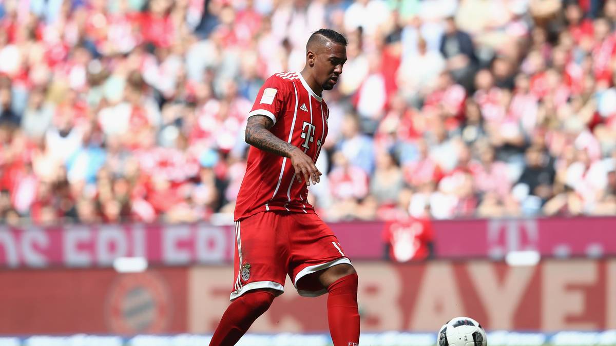 5. JEROME BOATENG: Mit deutlichem Abstand zu den ersten Vier liegt der Innenverteidiger auf Platz fünf in der Rangliste. Er kommt auf 10,3 Millionen Follower. Instagram: 4,6 Mio. – Twitter: 1,8 Mio. – Facebook: 3,9 Mio.