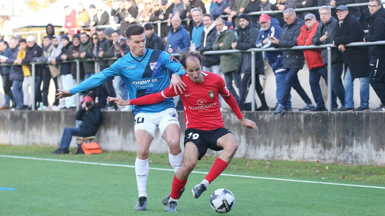 Fabian Benko (vorne) behauptet in der Oberliga Baden-Württemberg den Ball