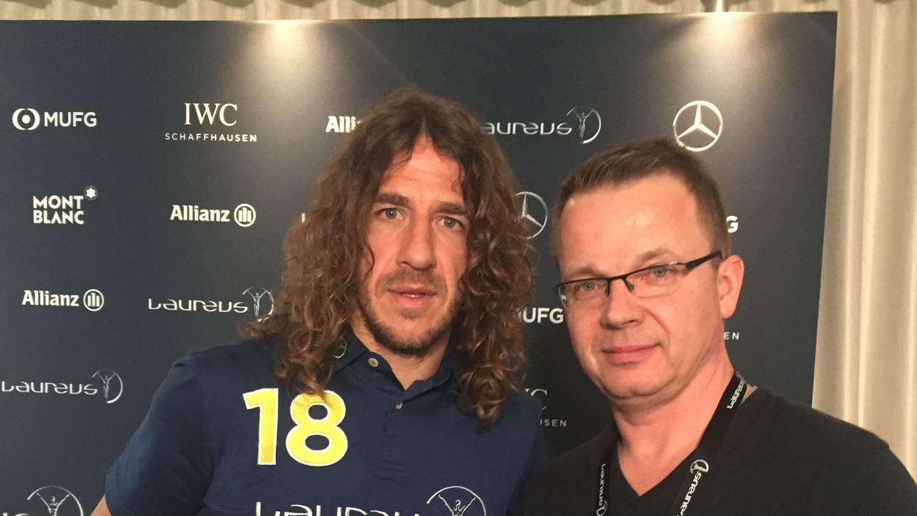 SPORT1-Reporter Martin Volkmar (r.) traf Carles Puyol in Monaco