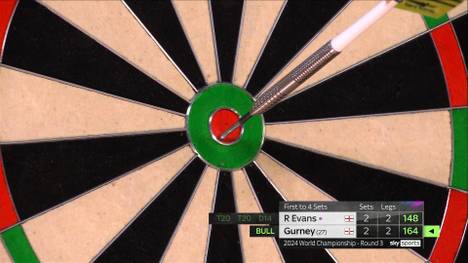 Daryl Gurney und Rickey Evans liefern sich ein ausgeglichenes Match bis dem Nordiren ein Mega-Finish auf die Siegerstraße bringt.