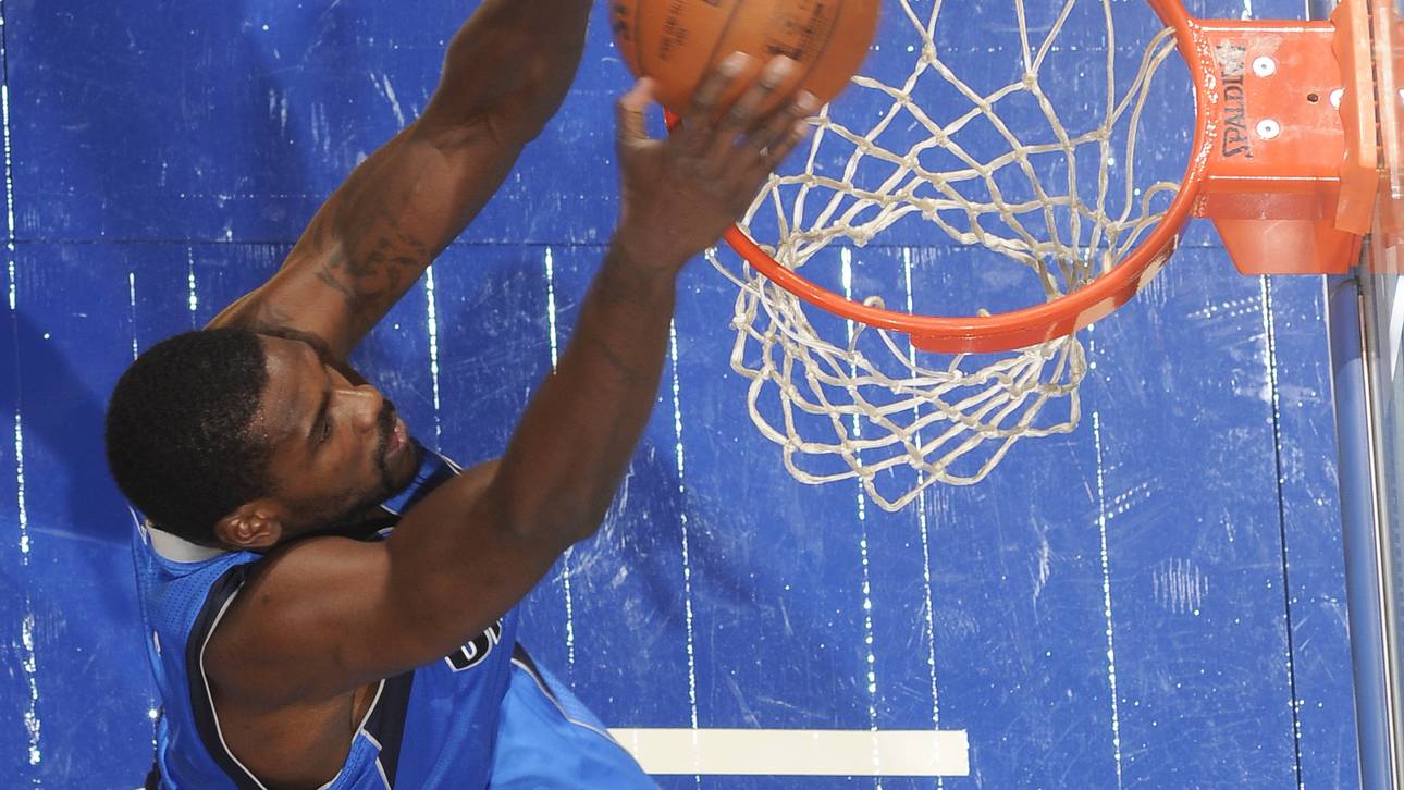 Mavericks verpflichten James