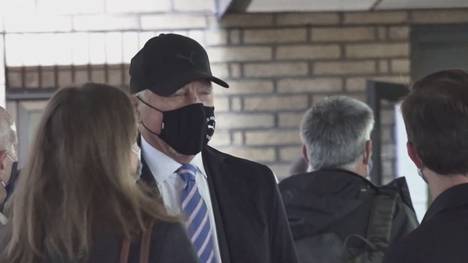 Boris Becker werden mangelnde Kooperation in seinem Insolvenzverfahren vorgeworfen. Dem 54-Jährigen drohen bis zu sieben Jahre Haft.