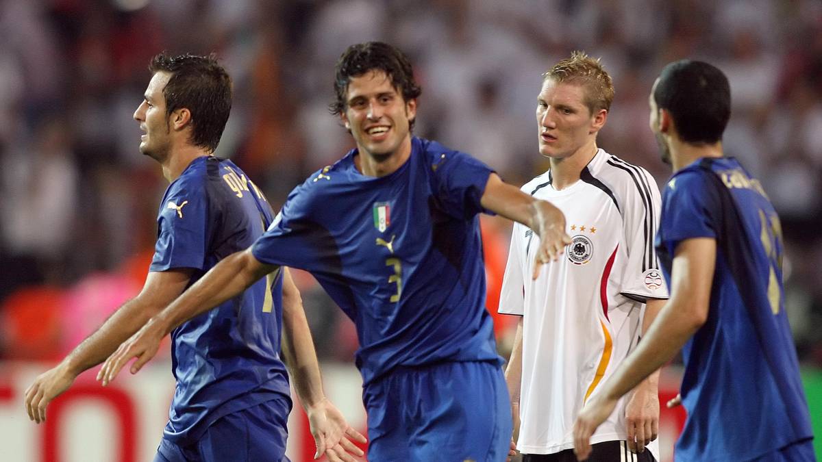 Allerdings kann auch Schweinsteiger das Aus im Halbfinale gegen Italien nicht verhindern. Am Ende springt Platz drei heraus