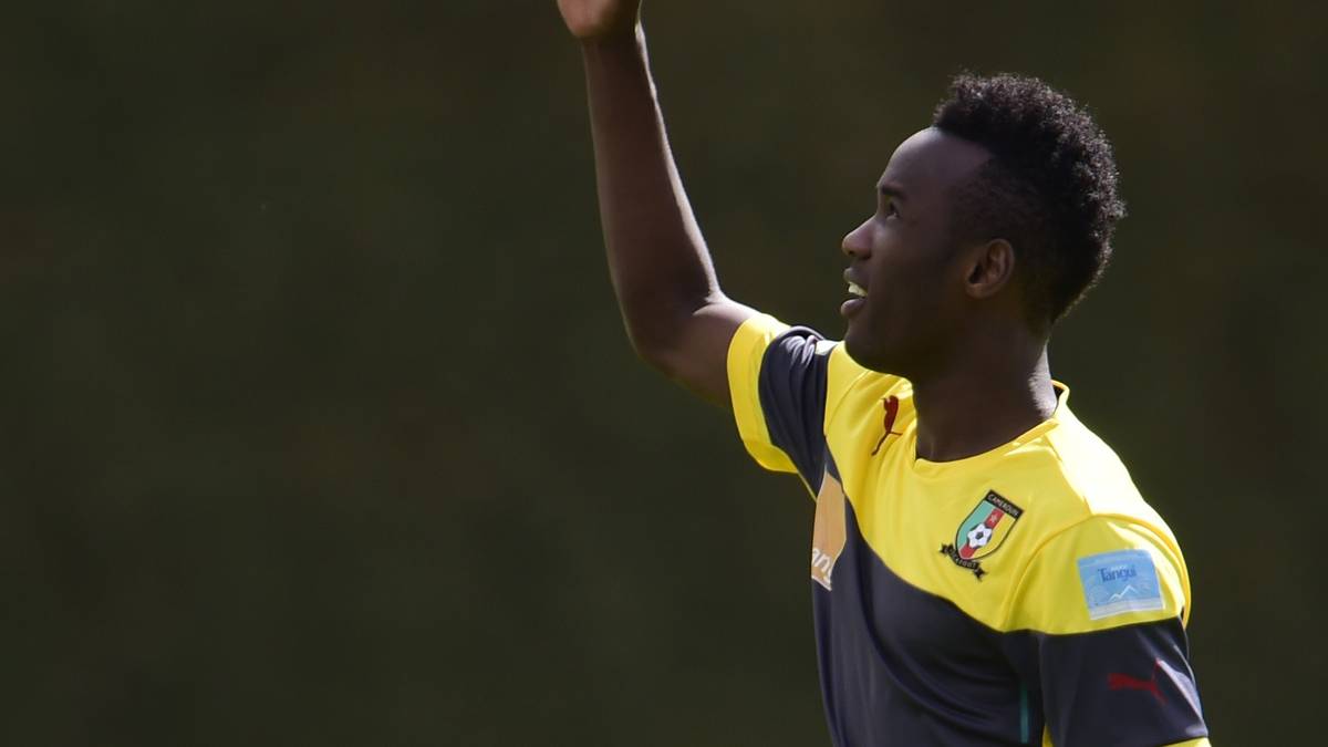 Doch der Jungspund enttäuschte Pellegrini nicht und schoss tatsächlich den umjubelten Siegtreffer. Damit ist er bis heute der jüngste Torschütze in der Geschichte von La Liga. Wenig später debütierte er für Kameruns Nationalteam, auf Vereinsebene spielte er unter anderem in Zypern und Belgien