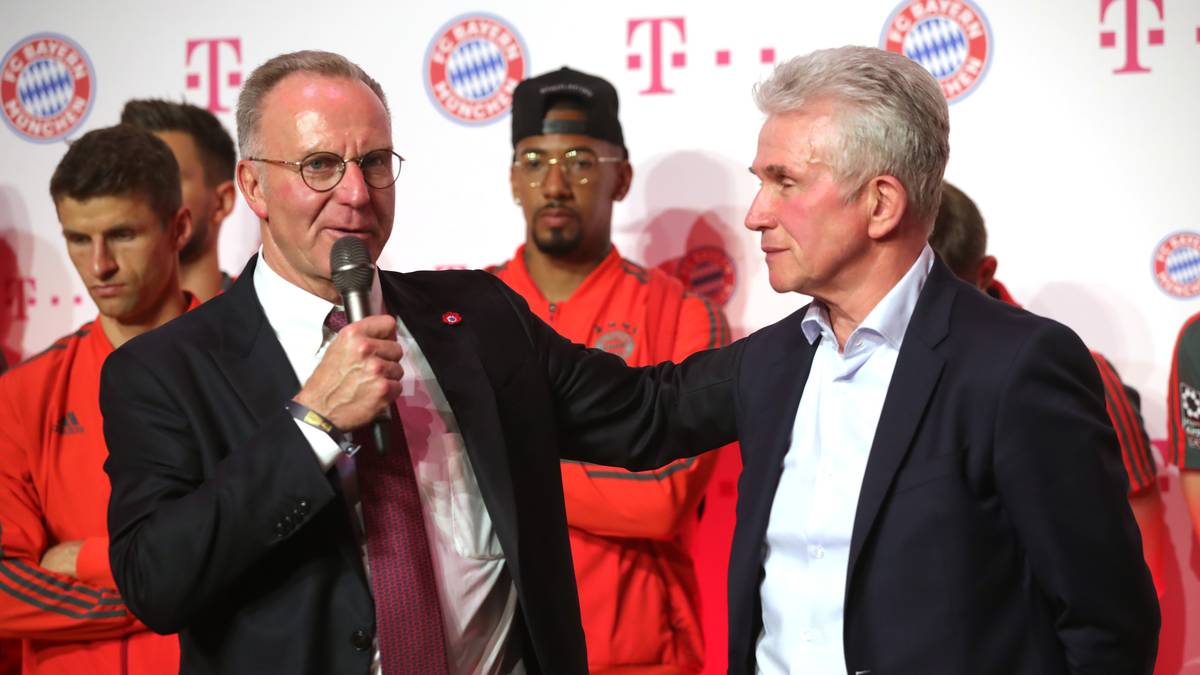 "Der Einzige, der mit heute Abend leid tut, das ist Jupp", meint Vorstandsboss Karl-Heinz Rummenigge auf dem Bankett nach dem Pokalfinale. "Genieße die Zeit. Du hast Großartiges geleistet für Bayern München. Vielen Dank dafür"