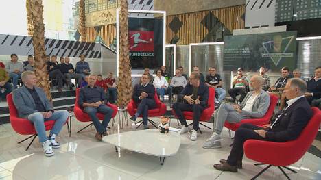 In diesem Jahr überwintern sechs von sieben deutschen Mannschaften in den internationalen Wettbewerben. Im STAHLWERK Doppelpass wird diskutiert, ob der Blick auf die Bundesliga zu kritisch ist. 