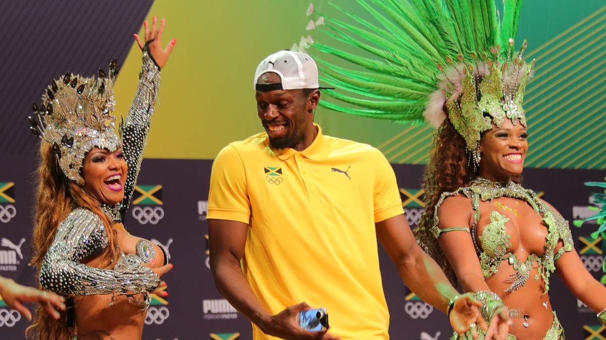 Eine Extraportion Brazilian-Style gibt es auch bei der Pressekonferenz mit dem schnellsten Mann der Welt aus Jamaika