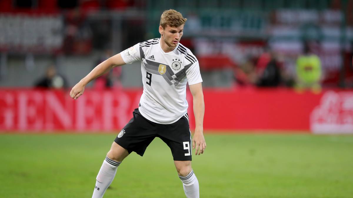 In der Champions League durfte sich Timo Werner diese Saison erstmals auf internationaler Bühne messen. Mit drei Toren aus sechs Spielen fiel dieser Auftritt für RB Leipzig nicht allzu schlecht aus – bei der WM hoffen will er mit ähnlichen Leistungen auf sich aufmerksam machen. Platz 37 und einen Marktwert von 90,6 Millionen Euro gibt es für den Stürmer