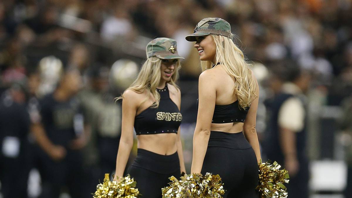 Immer wieder auffällig und schön zu sehen: Die Frauen haben richtig Spaß. Auch diese zwei Pilotinnen der New Orleans Saints