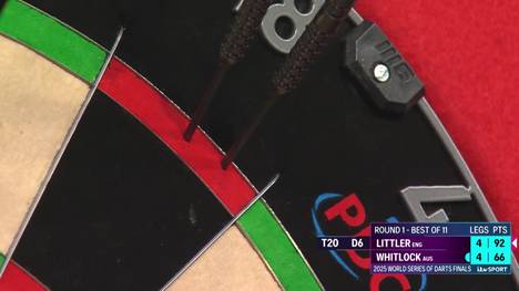 Luke Littler muss in seinem ersten Spiel bei den World Series of Darts Finals gegen den fast 40 Jahre älteren Simon Whitlock ordentlich kämpfen. Ein genialer Moment lässt das Spiel aber zu Littlers Gunsten kippen.