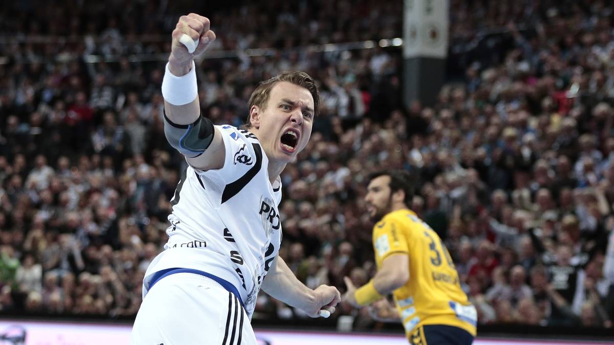 "Er ist jetzt 33 und würde in Barcelona vier Jahre lang gutes Geld verdienen, was für ihn und seine Familie existenziell wichtig ist", sagte Jichas Agent weiter. Noch ein Vorteil wäre die geringere Belastung beim spanischen Spitzenklub, da dieser in der Liga kaum gefordert wird, da die meisten Mannschaften auf niedrigem Niveau agieren. "Dort kann er sich mehr auf die Champions League konzentrieren", ergänzte Bergener. Seit dieser Saison spielt Jicha nun für den FC Barcelona