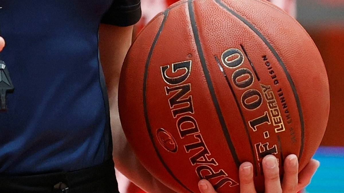 Basketball-Schiedsrichter Barth wegen Bart diskriminiert