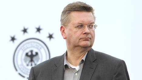DFB-Präsident Reinhard Grindel verteidigt die deutschen DFB-Kicker