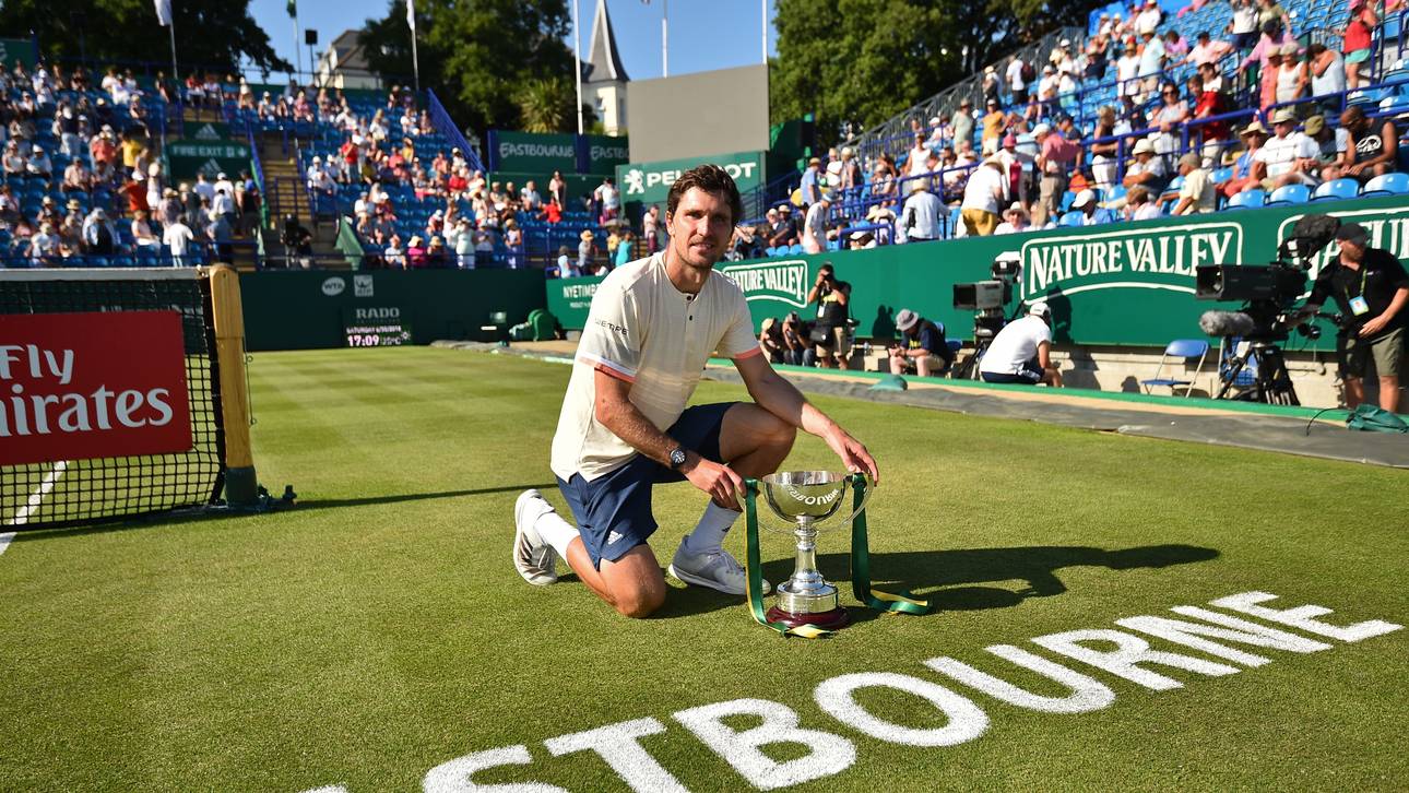 Zverev holt ersten Titel auf Rasen