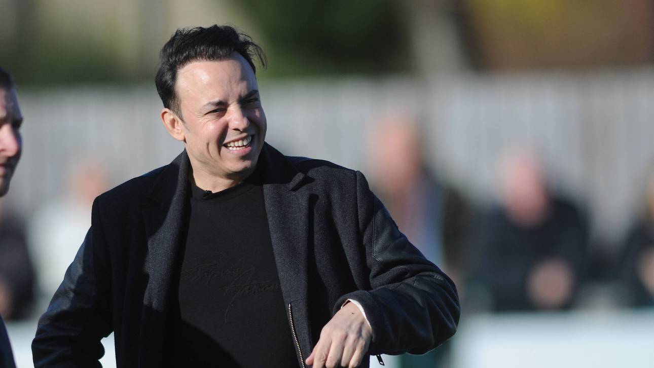 Marc White ist Trainer und Gründer der Dorking Wanderers