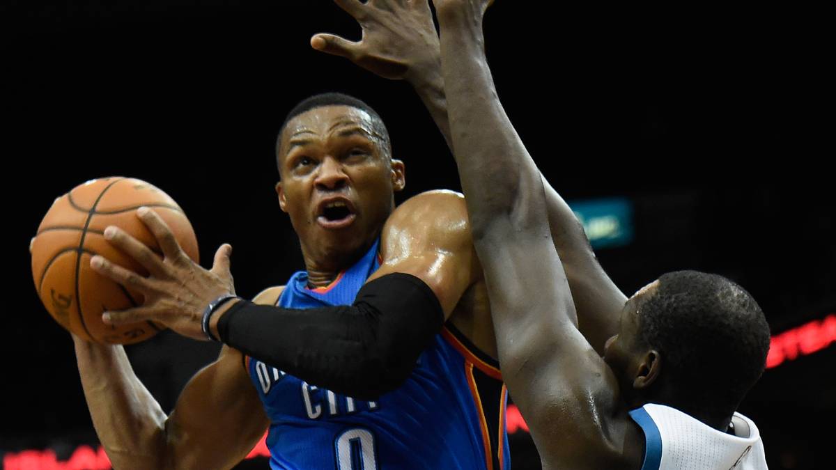 RUSSELL WESTBROOK (Oklahoma City Thunder): Trotz der Verletzung von Durant wuchtet der Athletikfreak die Thunder fast noch im Alleingang in die Playoffs. Für seine wilde Spielweise erntet der Wirbelwind beständig Kritik - zu stoppen ist die Triple-Double-Maschine trotzdem selten
