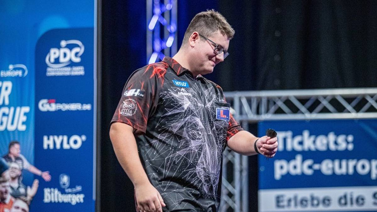 DOMINIK GRÜLLICH (23)
WM-Teilnahmen: 1
Größter Erfolg: Finale Players Championship
Weltranglistenposition: 98
Spitzname: -