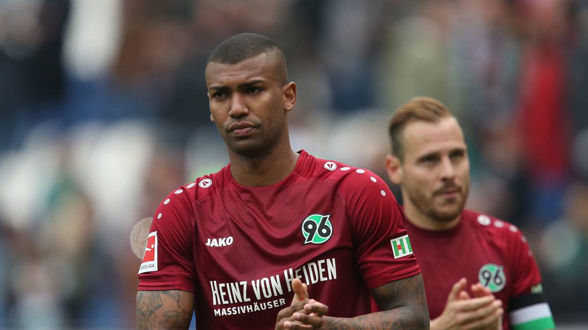 HANNOVER 96 - 17-18: Was für Nürnberg gilt, gilt auch für Hannover 96. Es geht nur noch um die Frage, wer Vorletzter wird. Bessere Karten haben die Niedersachsen. Bei einem Sieg in Düsseldorf ist Platz 17 sicher, bei einem Unentschieden können die Nürnberger noch vorbeiziehen